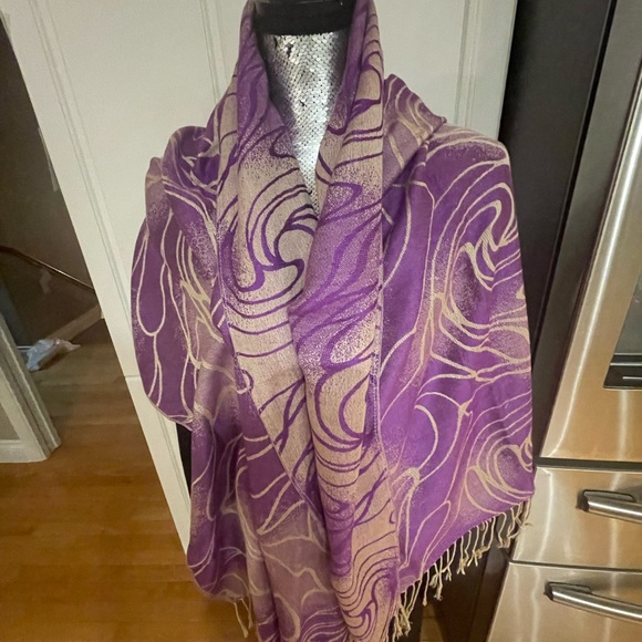 100 percent Cashmere pre loved gorgeous skarf- luxury style - Picture 9 of 15